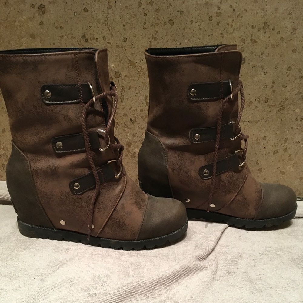 Brown Sorel Knockoffs Size 8.5